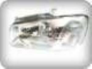 HYUNDAİ ACCENT- 2000/2002 FAR LAMBASI SOL ELEKTRİKLİ BEYAZ SİNYAL(PARK DELİKLİ)(MİLENYUM KASA)(V)